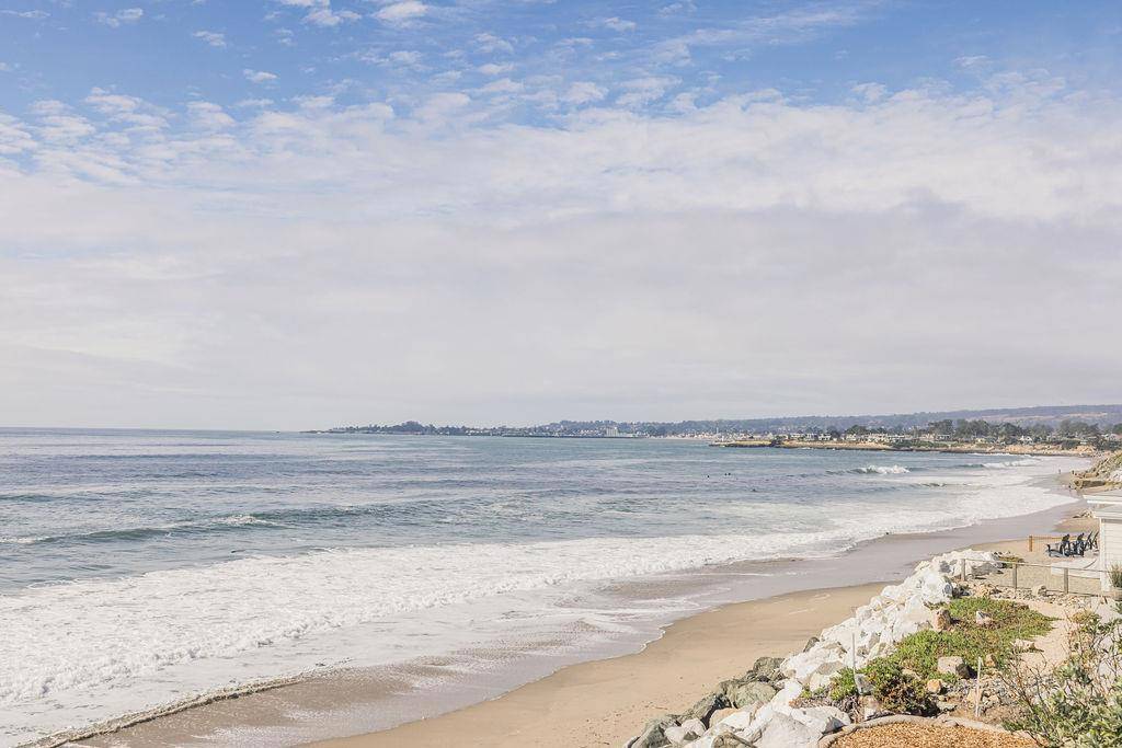 Santa Cruz, CA 95062,22818 E Cliff DR