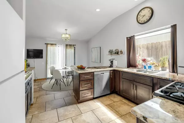 Sacramento, CA 95828,8167 Darien CIR