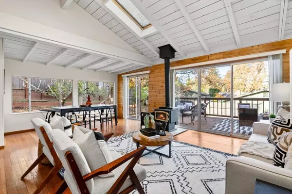 Portola Valley, CA 94028,155 Los Trancos CIR