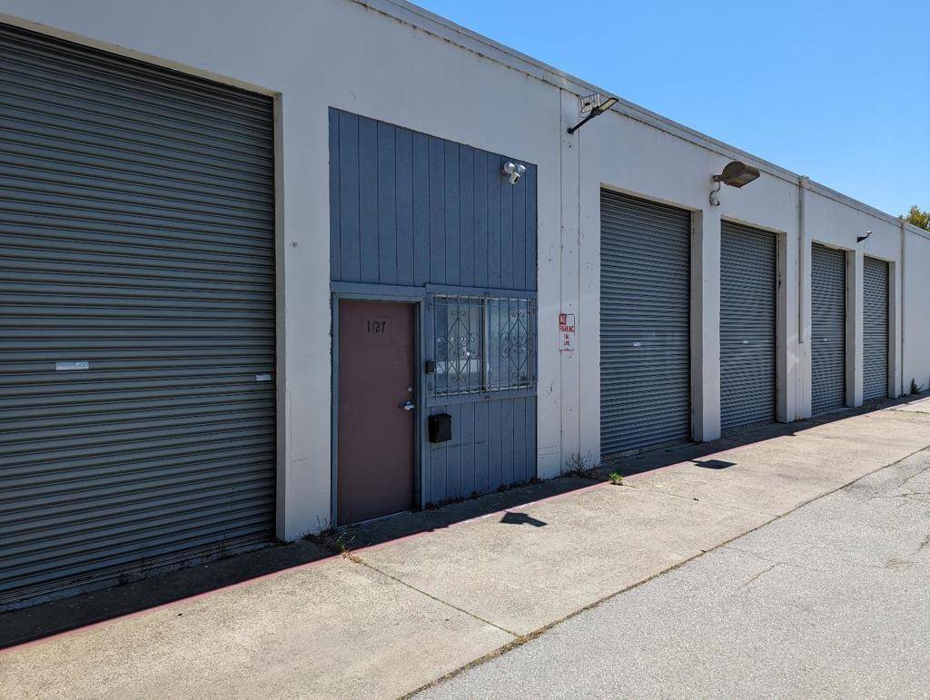 17251733 Mission RD, Colma, CA 94080