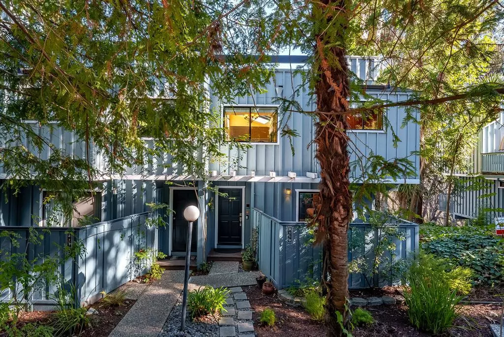 Capitola, CA 95010,2110 Wharf RD