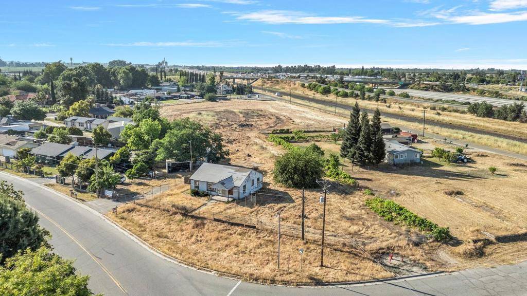 Delhi, CA 95315,15739 Gaddy ST