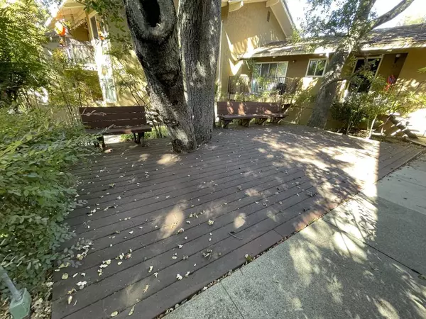 Los Gatos, CA 95032,420 Alberto WAY #5