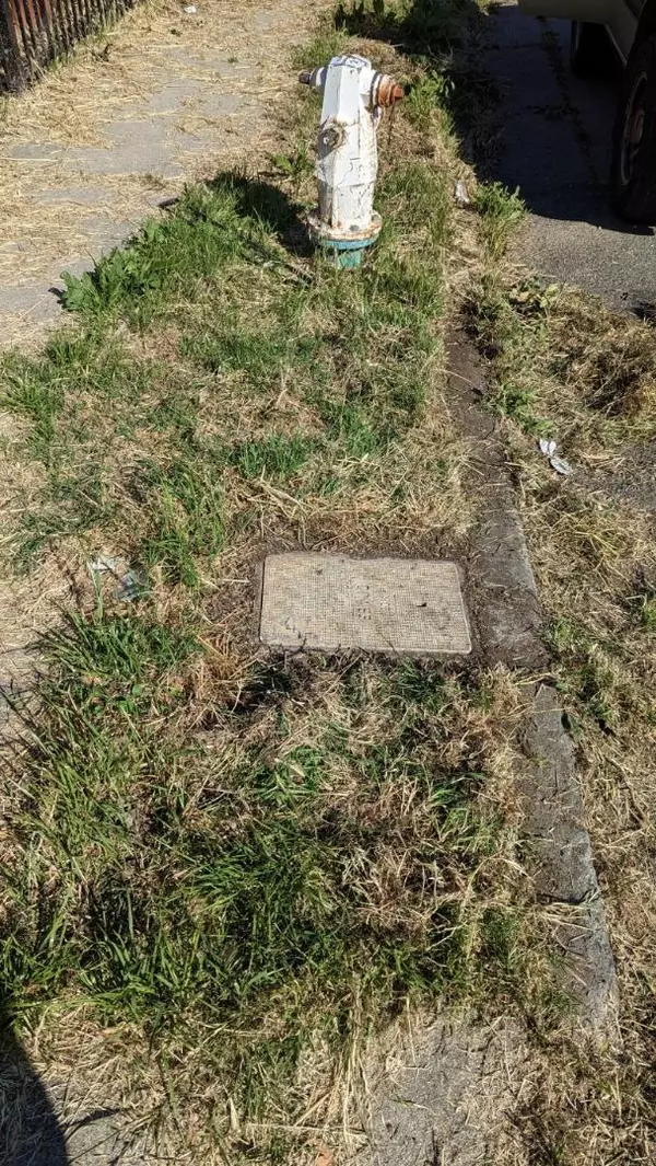 Oakland, CA 94605,7106 Outlook AVE