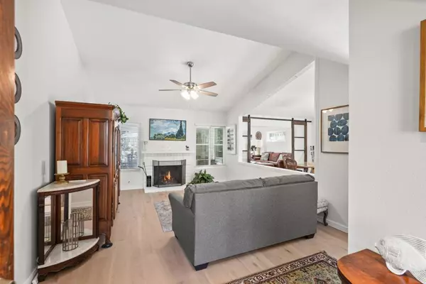 Carlsbad, CA 92009,7912 El Astillero PL