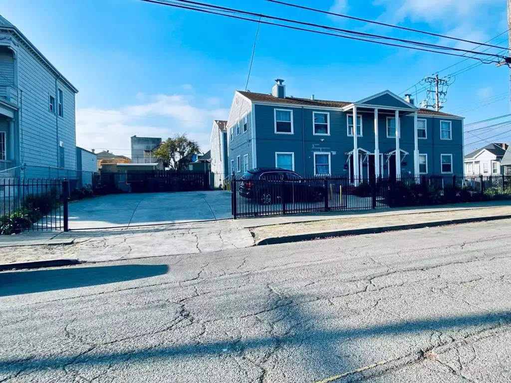 Oakland, CA 94606,Address not disclosed