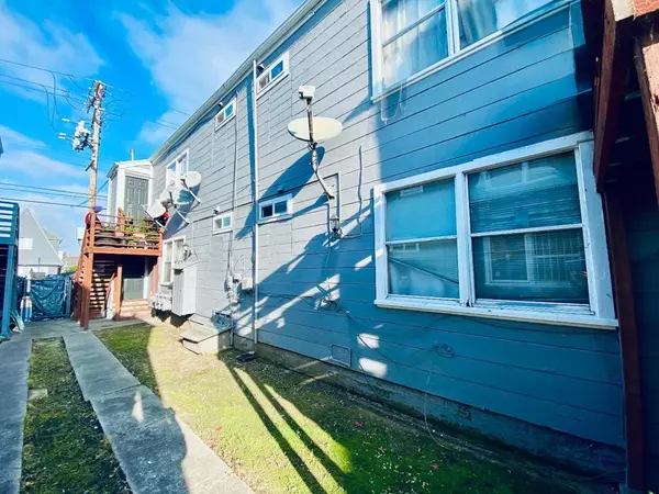Oakland, CA 94606,Address not disclosed