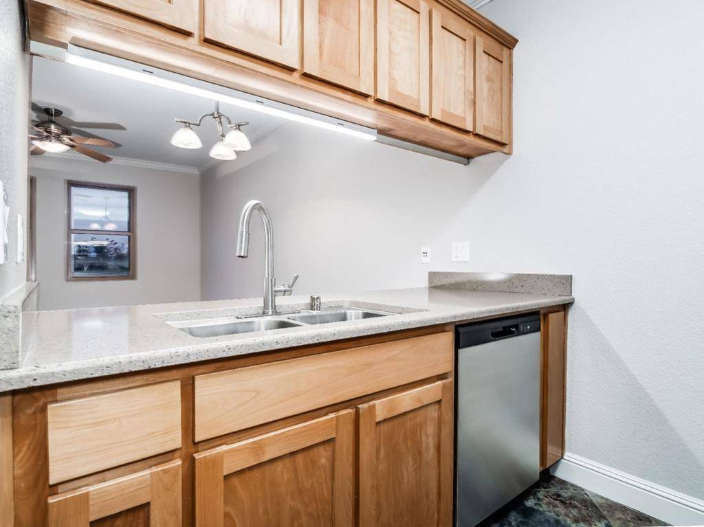 Gilroy, CA 95020,7598 Monterey RD #260