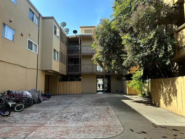 East Palo Alto, CA 94303,245 E Okeefe ST