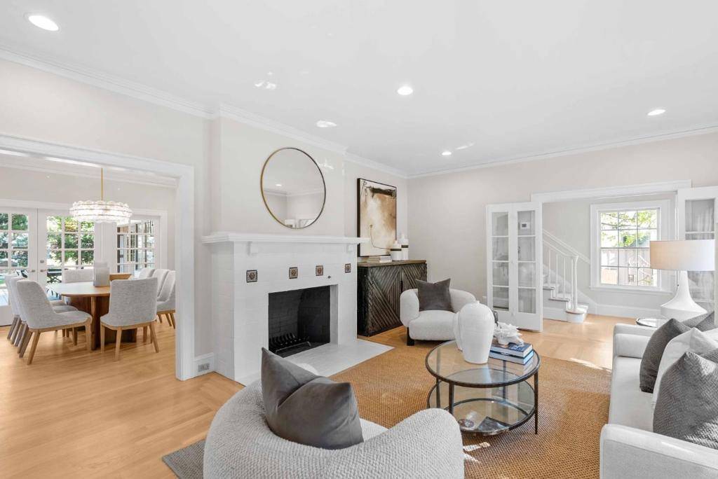 Palo Alto, CA 94301,631 Coleridge AVE