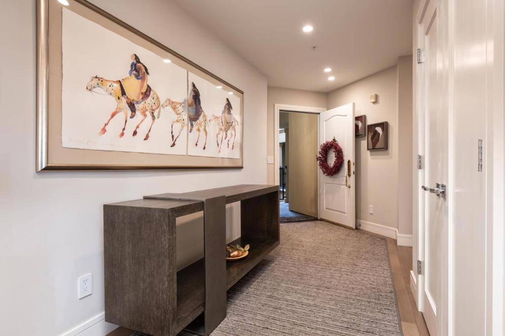 Burlingame, CA 94010,1499 Oak Grove AVE #301