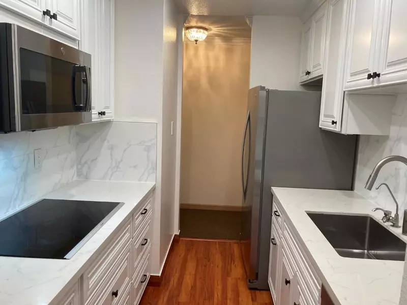 1344 Shelter Creek LN, San Bruno, CA 94066