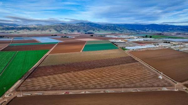 Salinas, CA 93908,463 Eckhart RD