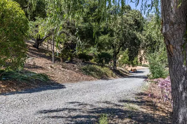 Woodside, CA 94062,941 High RD