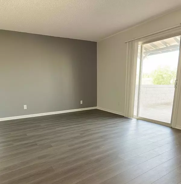 Valencia, CA 91354,23141 La Granja DR