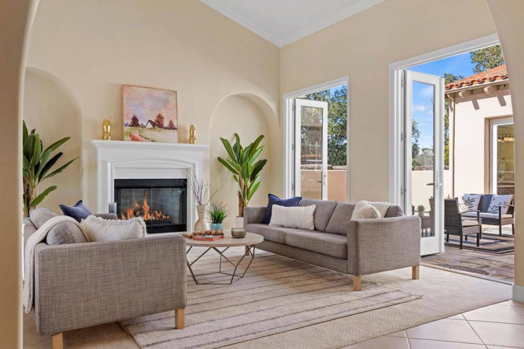Monterey, CA 93940,102 Mirasol CT
