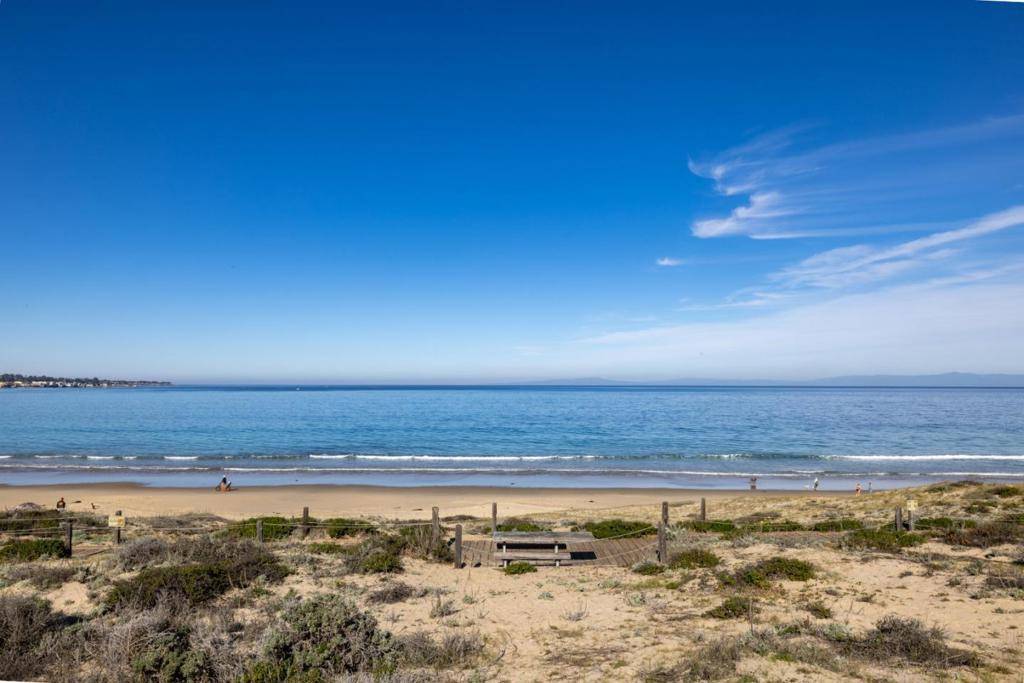 Monterey, CA 93940,125 Surf WAY #305