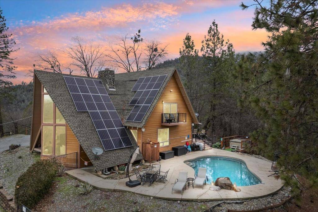 19754 Solus Campground RD, Lakehead, CA 96051