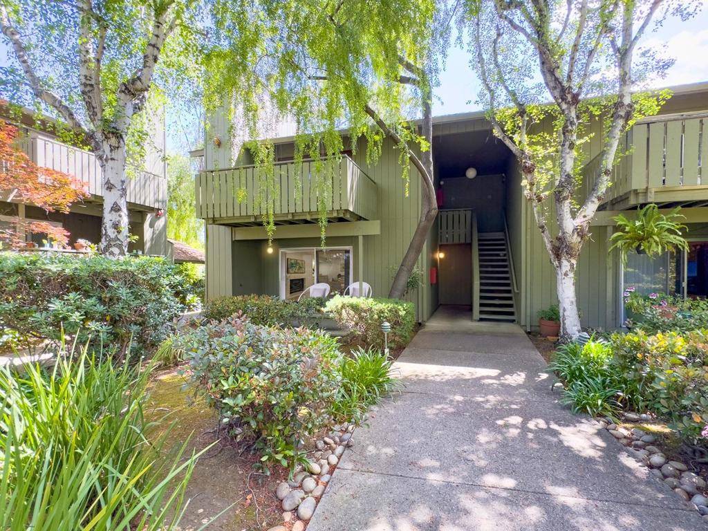 50 E Middlefield RD #17, Mountain View, CA 94043
