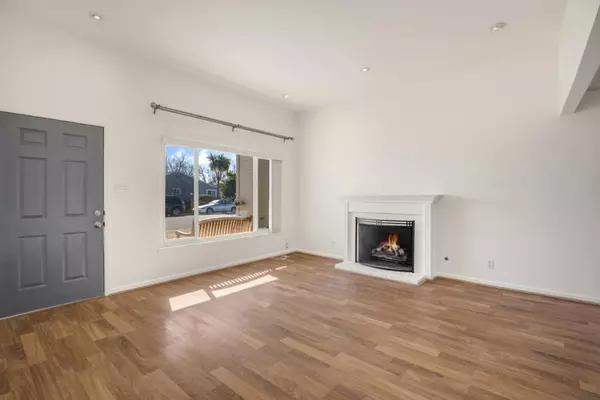 San Mateo, CA 94401,14011403 Cary AVE