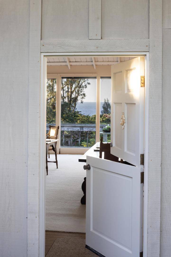 Carmel, CA 93923,262 Highway 1