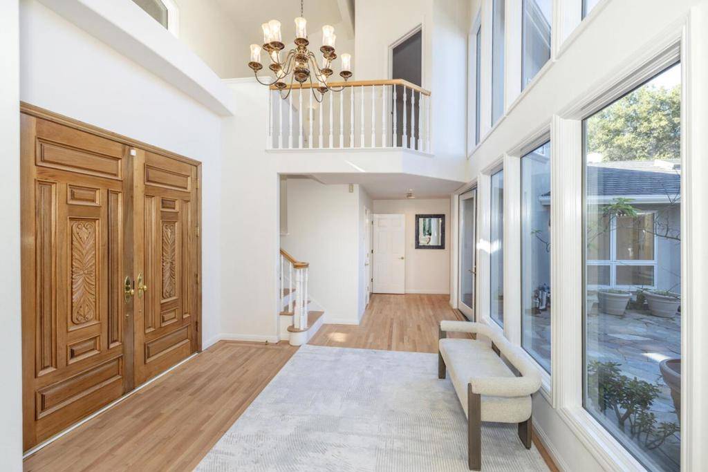 Hillsborough, CA 94010,105 Falkirk LN