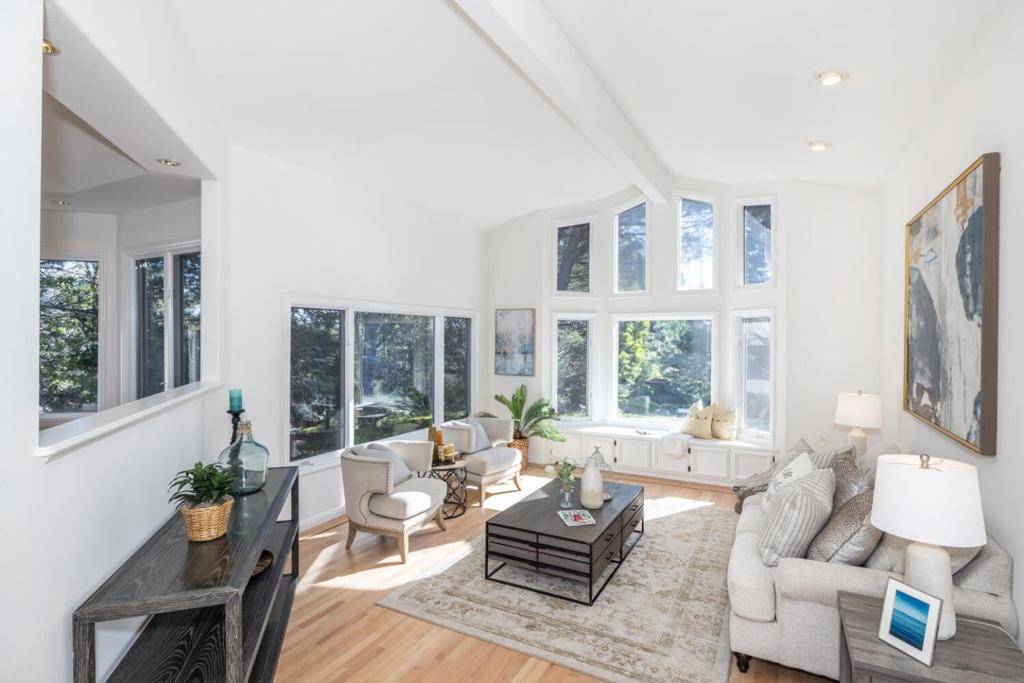 Hillsborough, CA 94010,105 Falkirk LN