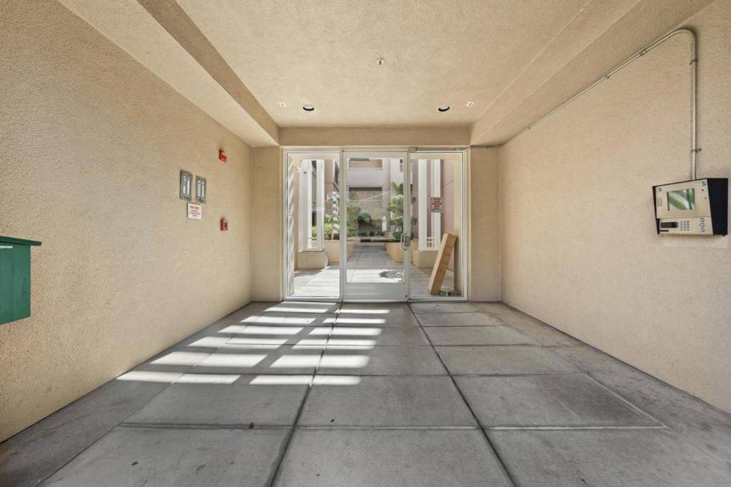 San Francisco, CA 94134,101 CRESCENT WAY #2406