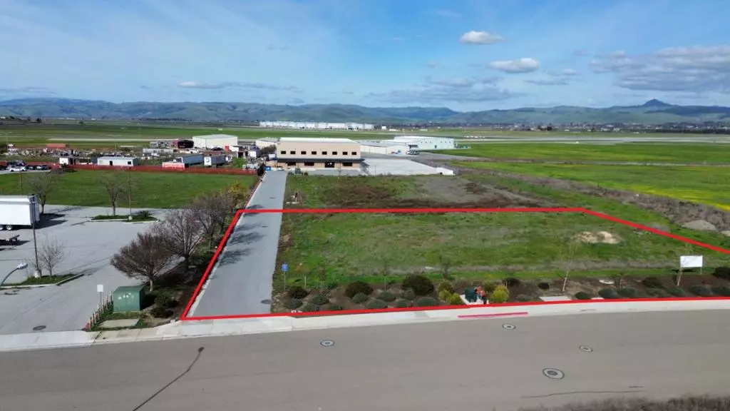 Hollister, CA 95023,1961 Airway DR