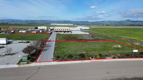 1961 Airway DR, Hollister, CA 95023