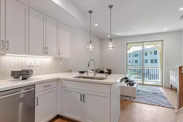 Walnut Creek, CA 94597,142 Oak CIR