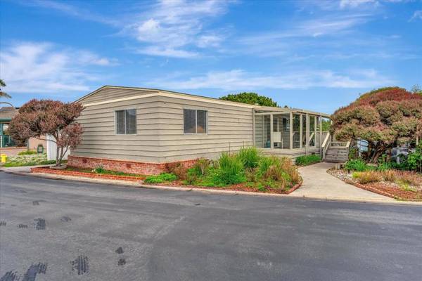 Santa Cruz, CA 95060,2395 Delaware AVE