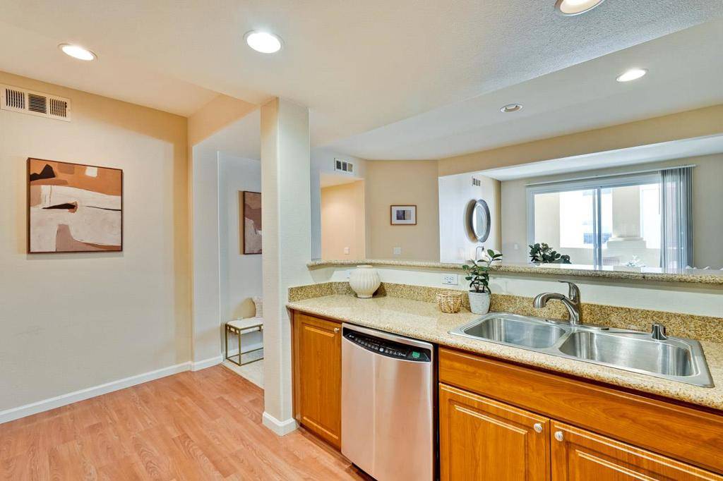 Santa Clara, CA 95054,1883 Agnew RD #351