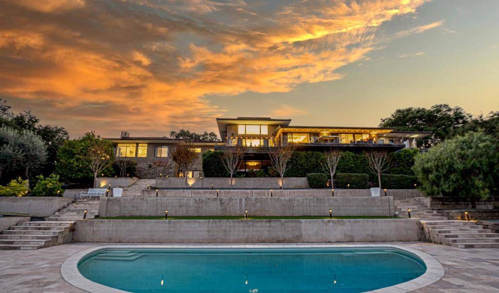 Los Altos Hills, CA 94024,Address not disclosed