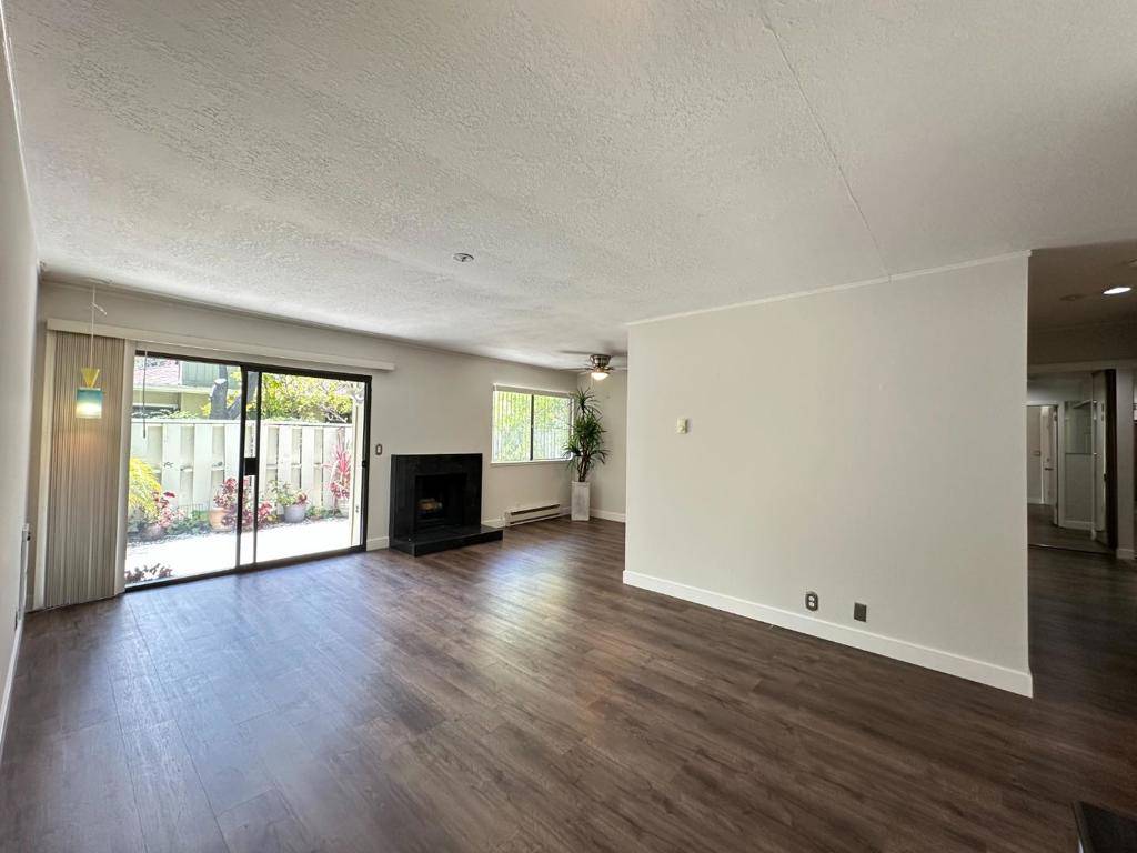 Los Altos, CA 94022,1070 Mercedes AVE #8