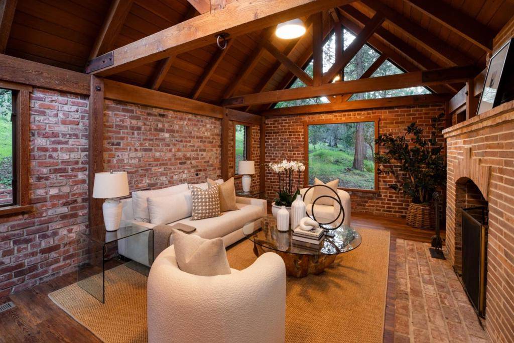 Los Altos Hills, CA 94024,23200 Encinal CT