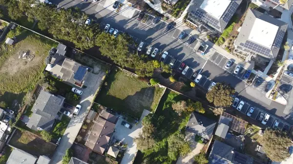 Marina, CA 93933,221 Mortimers (Unit B) LN