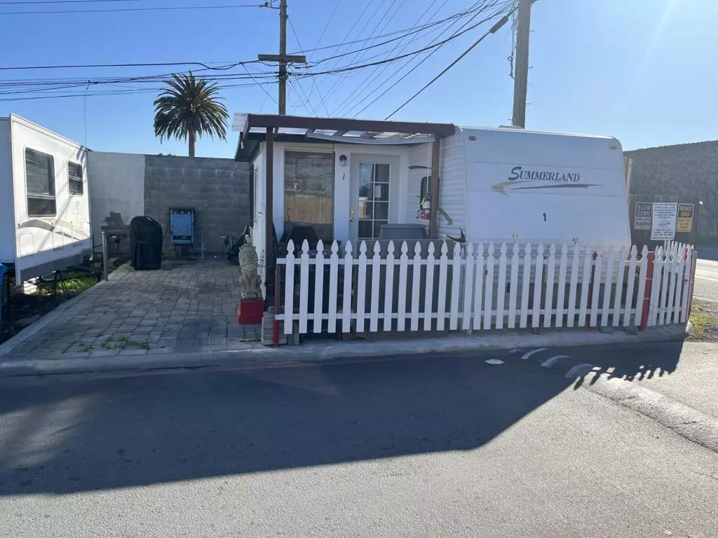 Redwood City, CA 94063,1933 E. Bayshore RD