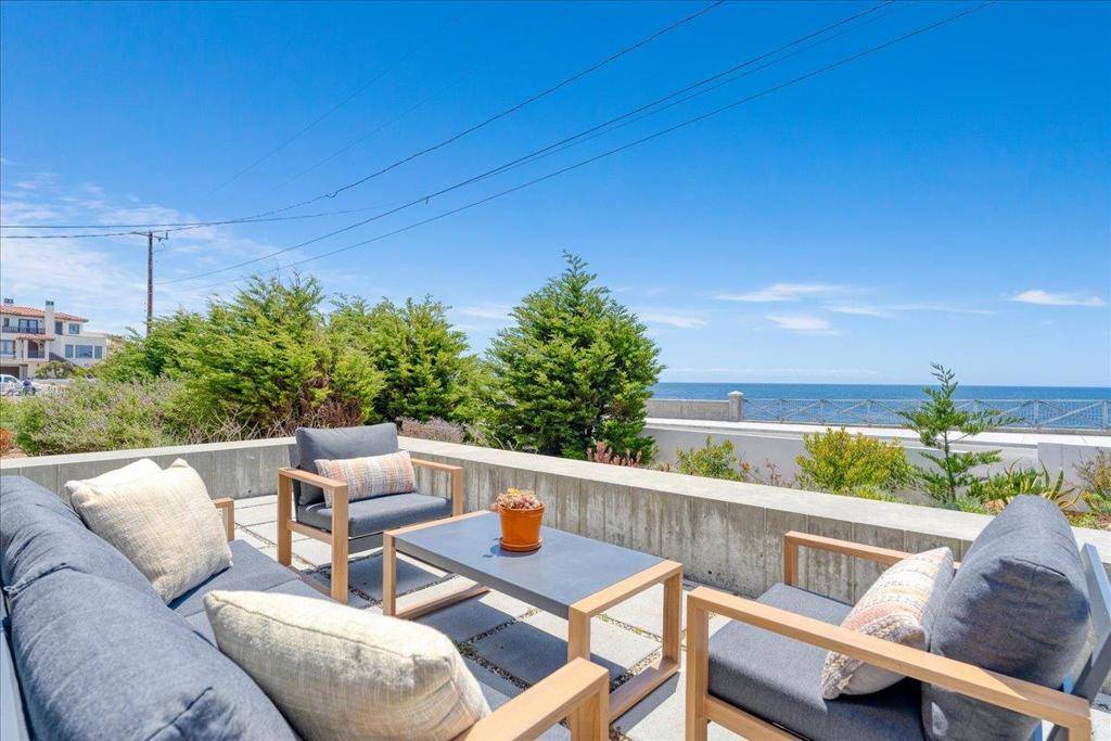 Santa Cruz, CA 95060,1004 W Cliff DR