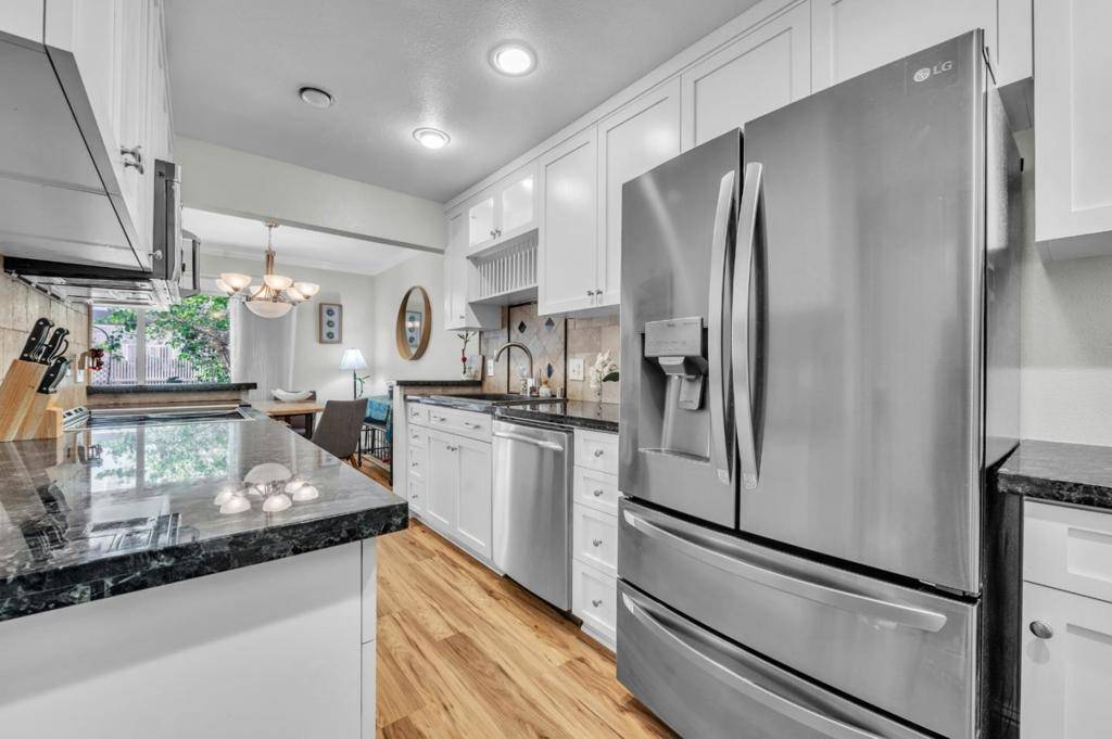 Foster City, CA 94404,1049 Shell BLVD #3