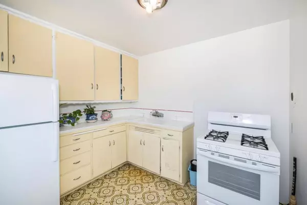 San Francisco, CA 94112,761 Rolph ST