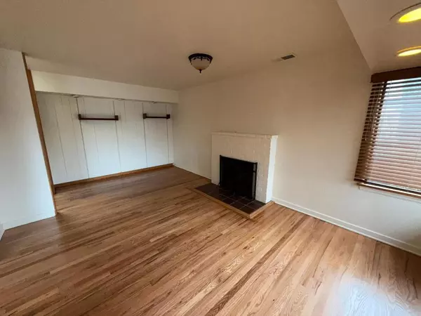 Salinas, CA 93901,908 Riker ST
