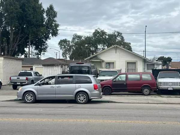 705 E Market ST, Salinas, CA 93905