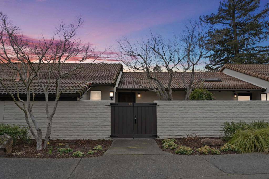 42 Fairways DR, Napa, CA 94558
