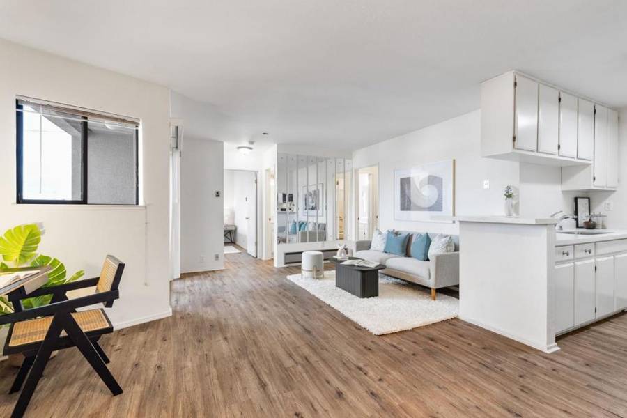 1090 Main ST #401, Redwood City, CA 94063