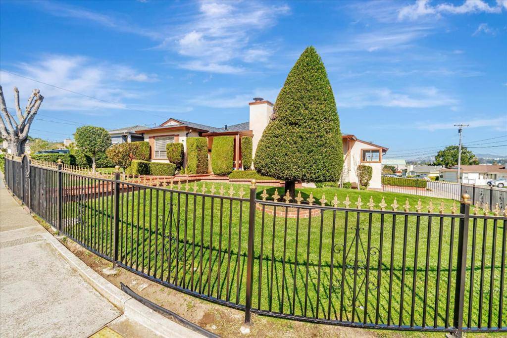Daly City, CA 94015,704 87th ST