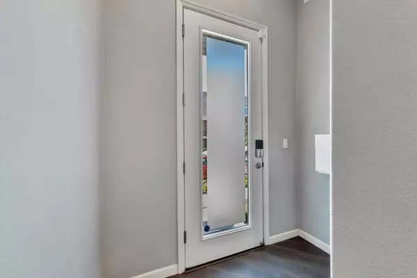 San Jose, CA 95136,111 Llano De Los Robles AVE #2