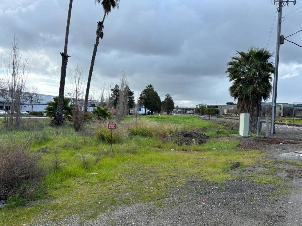 Milpitas, CA 95035,0 Railroad AVE