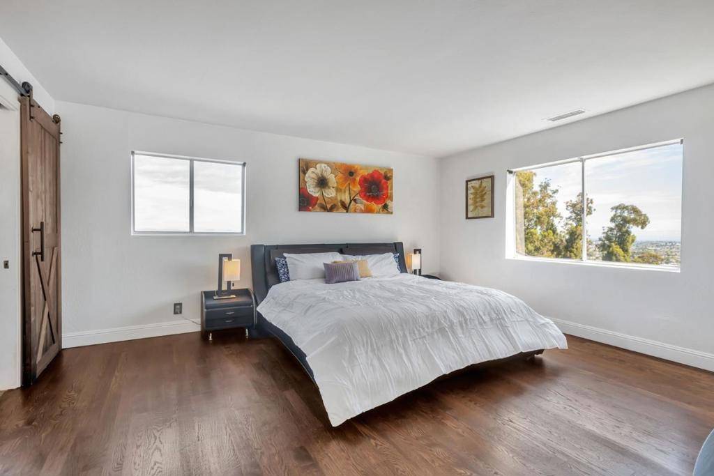 San Mateo, CA 94403,347 Rolling Hills AVE