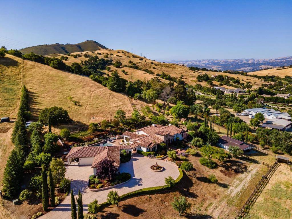 Morgan Hill, CA 95037,1605 W Edmundson AVE